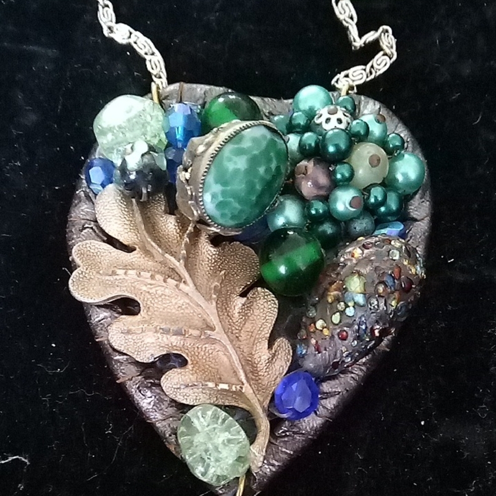 Green Beaded Heart Pendant Necklace with Leaf Accent